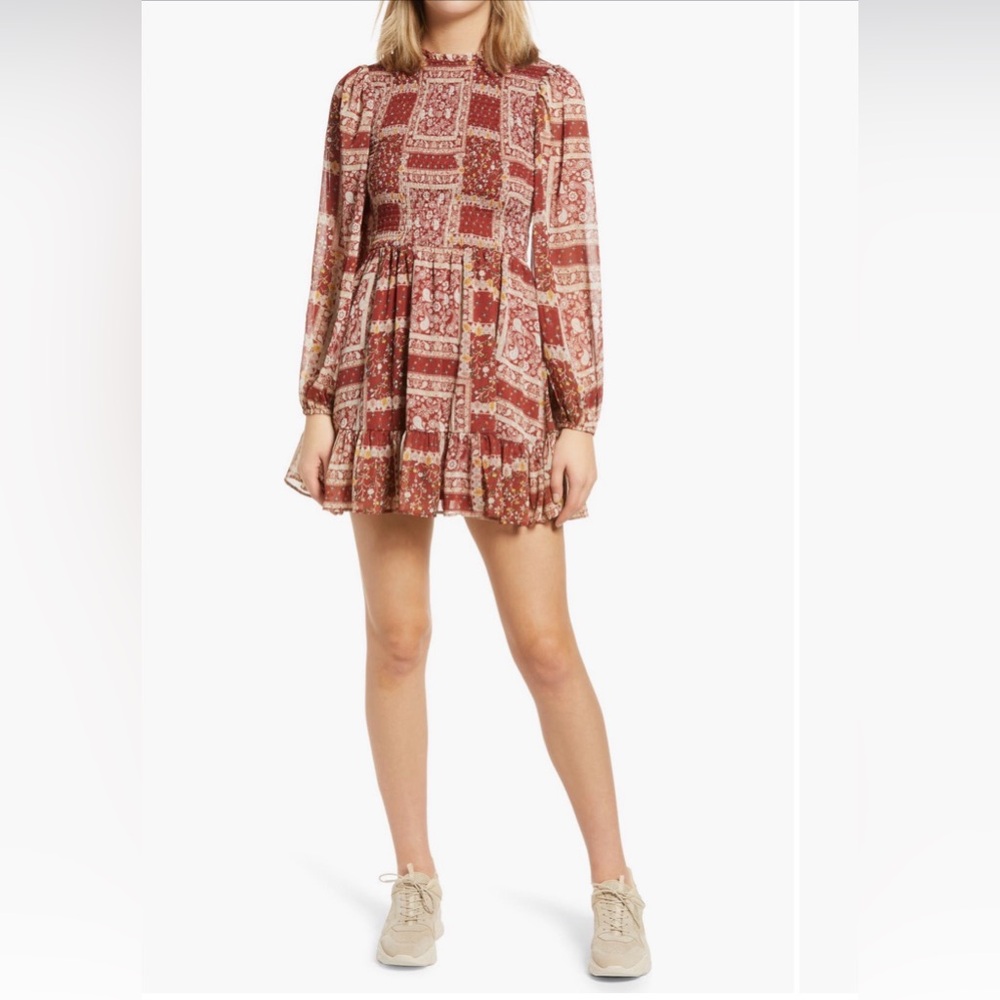 Elegant Red Patterned floral Dress in Excellent condition